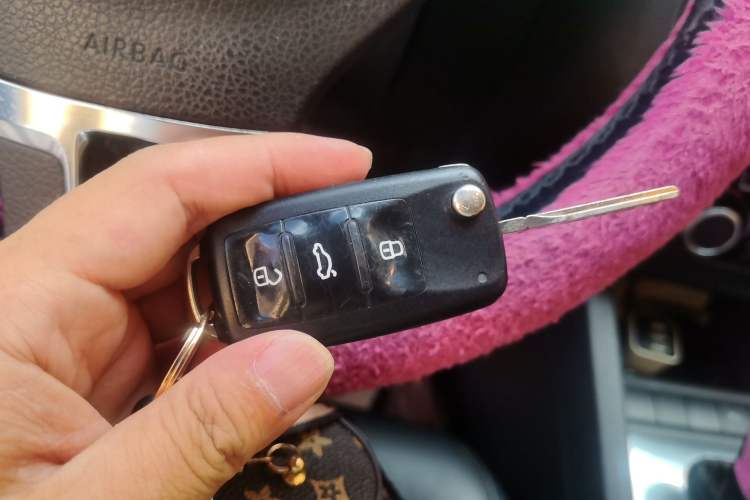 Used Volkswagen Sagitar 2012 1.4TSI Automatic Luxury Edition Vehicle Key