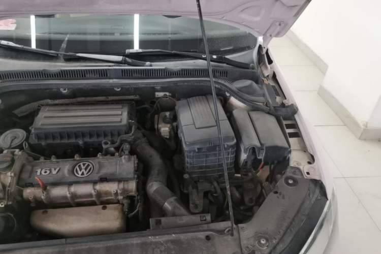 Used Volkswagen Sagitar 2012 1.6L Automatic Comfort Edition Engine Bay Left