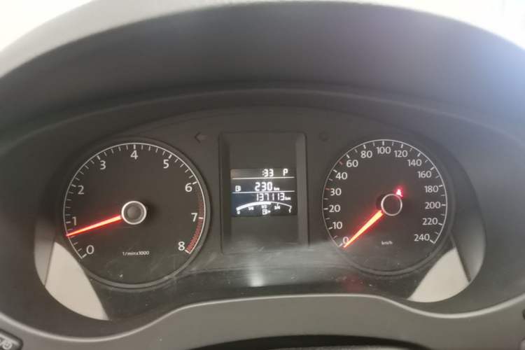 Used Volkswagen Sagitar 2012 1.6L Automatic Comfort Edition Instrument Cluster