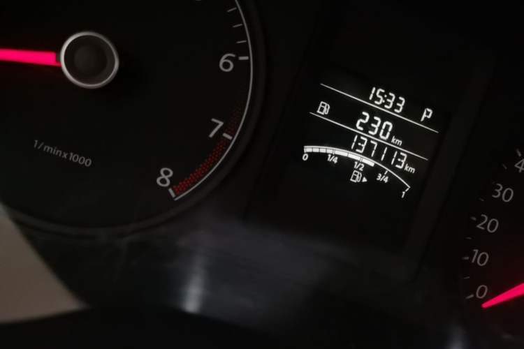 Used Volkswagen Sagitar 2012 1.6L Automatic Comfort Edition Odometer Close Up