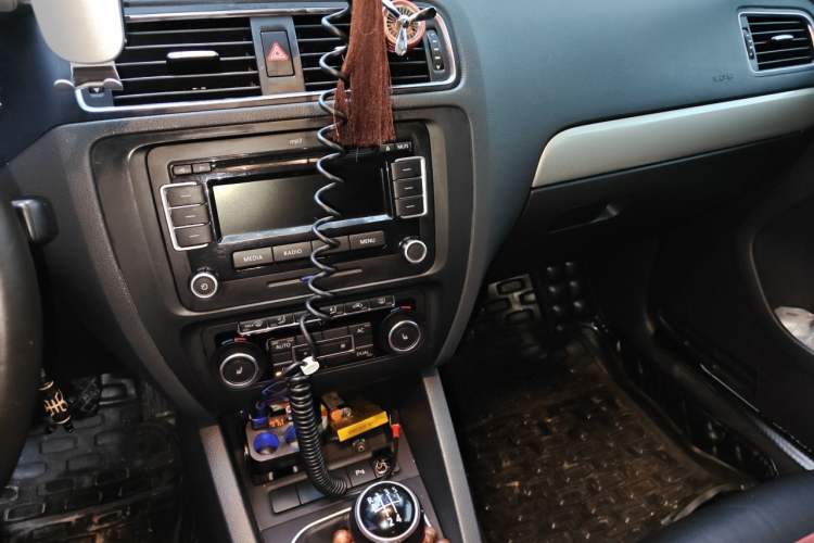 Used Volkswagen Sagitar 2012 1.4TSI Manual Luxury Model Audio And AC Panel