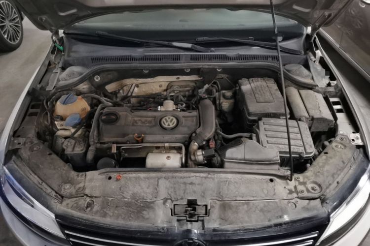 Used Volkswagen Sagitar 2012 1.4TSI Automatic Luxury Edition Engine Bay