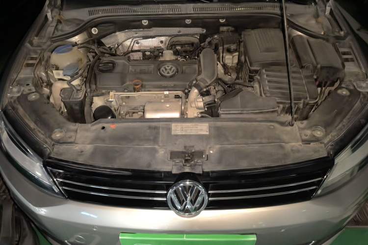 Used Volkswagen Sagitar 2012 1.4TSI Automatic Luxury Edition Engine Bay