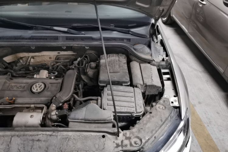 Used Volkswagen Sagitar 2012 1.4TSI Automatic Luxury Edition Engine Bay Left