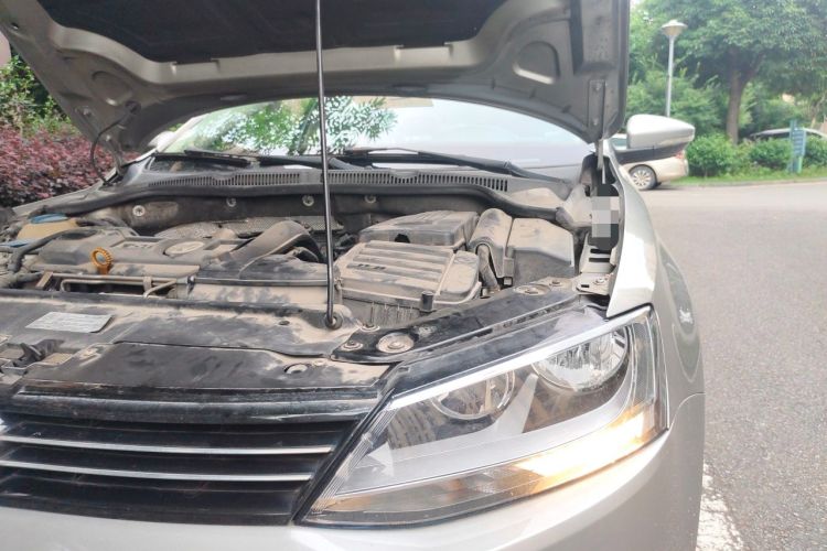 Used Volkswagen Sagitar 2012 1.4TSI Automatic Luxury Edition Engine Bay Left