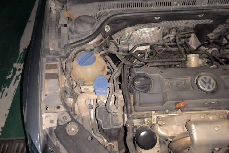 Used Volkswagen Sagitar 2012 1.4TSI Automatic Luxury Edition Engine Bay Right