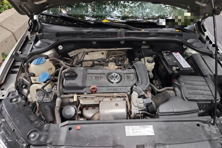 Used Volkswagen Sagitar 2012 1.4TSI Manual Luxury Model Engine Bay