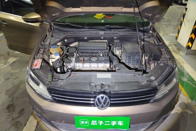Used Volkswagen Sagitar 2012 1.6L Automatic Comfort Edition Engine Bay