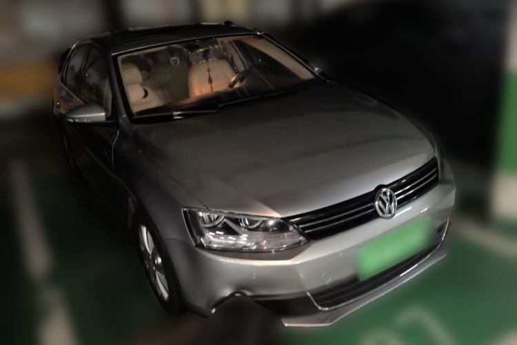 Used Volkswagen Sagitar 2012 1.4TSI Automatic Luxury Edition Front Right 45 Deg