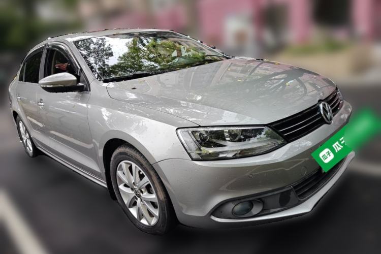 Used Volkswagen Sagitar 2012 1.4TSI Manual Luxury Model Front Right 45 Deg