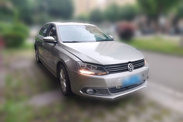 Used Volkswagen Sagitar 2012 1.4TSI Automatic Luxury Edition Front Right 45 Deg