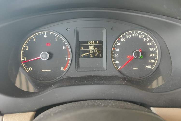 Used Volkswagen Sagitar 2012 1.6L Automatic Comfort Edition Instrument Cluster