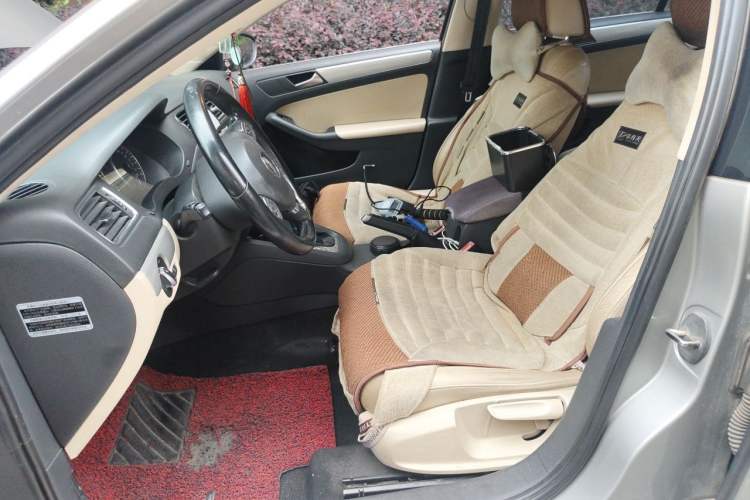 Used Volkswagen Sagitar 2012 1.4TSI Automatic Luxury Edition Left Front Seat