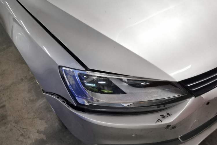 Used Volkswagen Sagitar 2012 1.4TSI Automatic Luxury Edition Right Front Headlight