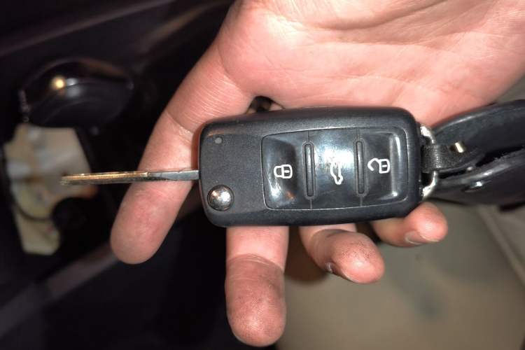 Used Volkswagen Sagitar 2012 1.4TSI Automatic Luxury Edition Vehicle Key