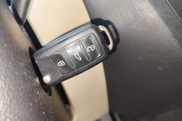 Used Volkswagen Sagitar 2012 1.4TSI Automatic Luxury Edition Vehicle Key