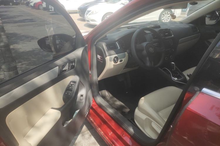 Used Volkswagen Sagitar 2012 1.6L Automatic Comfort Edition Driver Seat