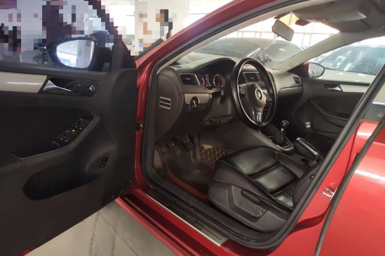 Used Volkswagen Sagitar 2012 1.4TSI Manual Luxury Model Driver Seat