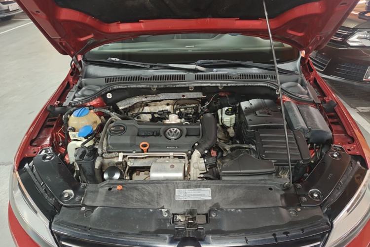 Used Volkswagen Sagitar 2012 1.4TSI Automatic Luxury Edition Engine Bay