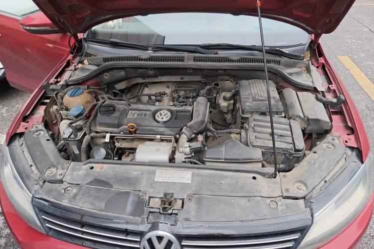 Used Volkswagen Sagitar 2012 1.4TSI Automatic Luxury Edition Engine Bay
