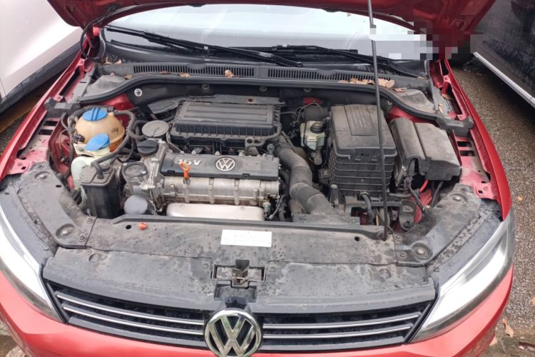 Used Volkswagen Sagitar 2012 1.6L Automatic Fashion Edition Engine Bay