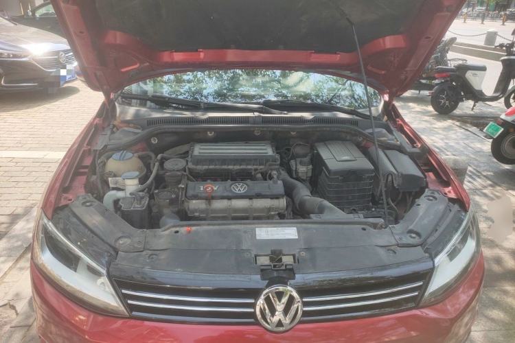 Used Volkswagen Sagitar 2012 1.6L Automatic Comfort Edition Engine Bay