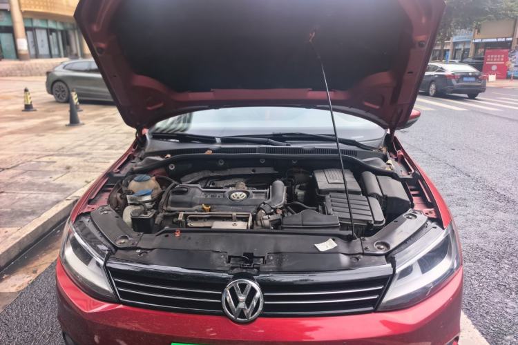 Used Volkswagen Sagitar 2012 1.4TSI Automatic Luxury Edition Engine Bay