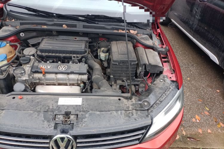 Used Volkswagen Sagitar 2012 1.6L Automatic Fashion Edition Engine Bay Left