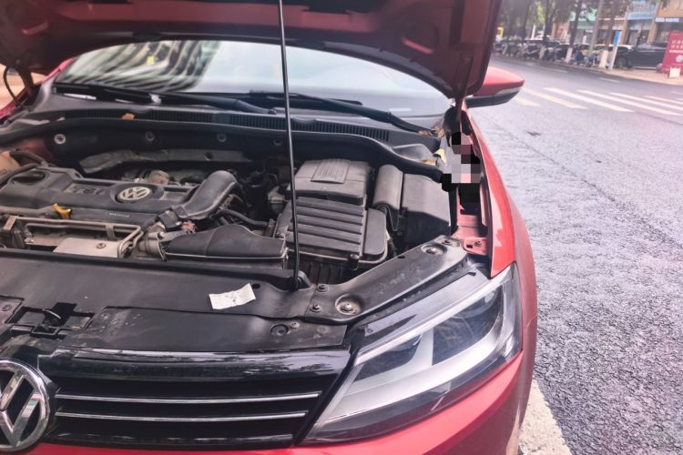 Used Volkswagen Sagitar 2012 1.4TSI Automatic Luxury Edition Engine Bay Left