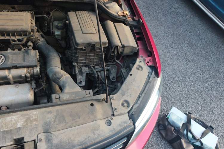 Used Volkswagen Sagitar 2012 1.6L Automatic Comfort Edition Engine Bay Left