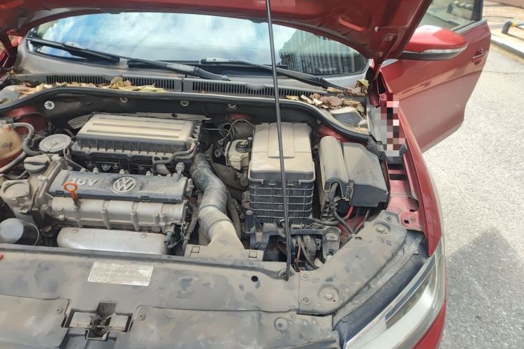 Used Volkswagen Sagitar 2012 1.6L Automatic Comfort Edition Engine Bay Left