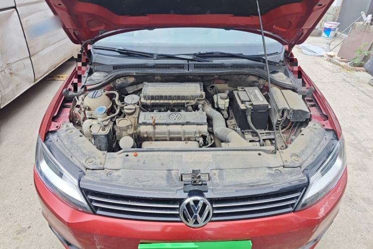 Used Volkswagen Sagitar 2012 1.6L Manual Comfort Model Engine Bay