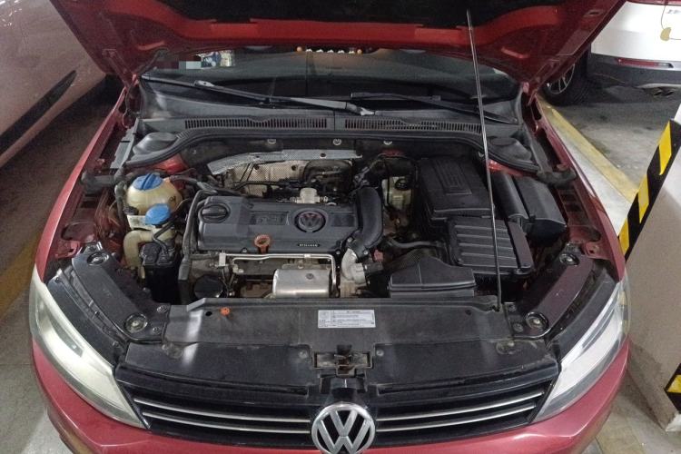 Used Volkswagen Sagitar 2012 1.4TSI Automatic Luxury Edition Engine Bay