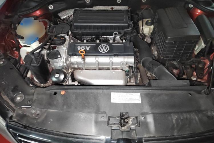 Used Volkswagen Sagitar 2012 1.6L Automatic Comfort Edition Engine Bay