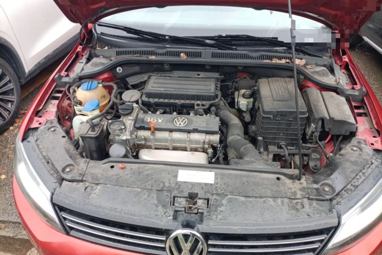 Used Volkswagen Sagitar 2012 1.6L Automatic Fashion Edition Engine Bay Right