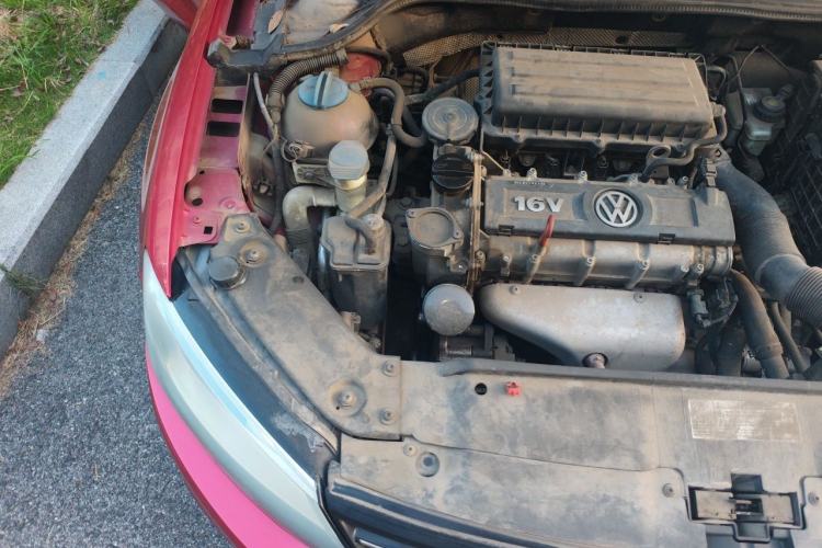 Used Volkswagen Sagitar 2012 1.6L Automatic Comfort Edition Engine Bay Right