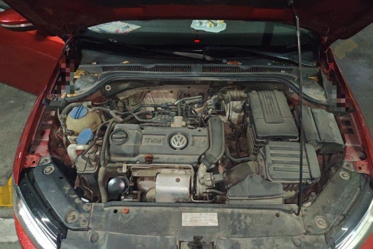 Used Volkswagen Sagitar 2012 1.4TSI Automatic Luxury Edition Engine Bay