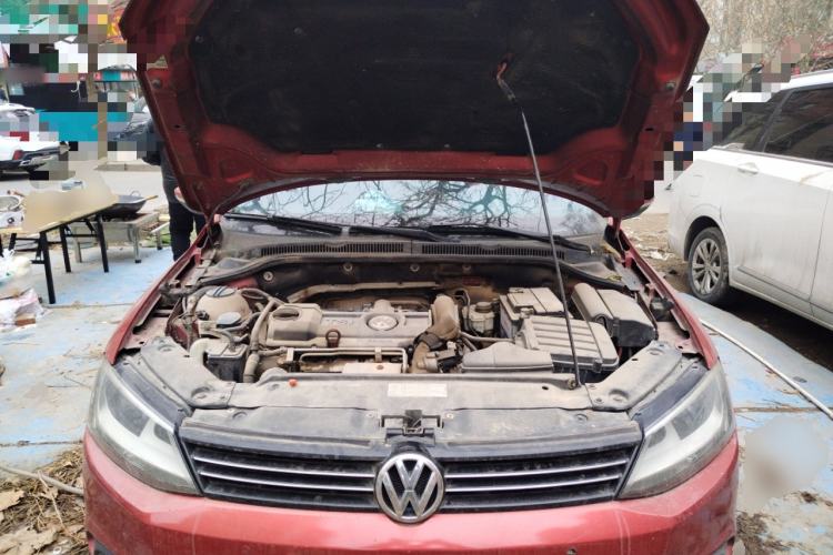 Used Volkswagen Sagitar 2012 1.4TSI Manual Luxury Model Engine Bay