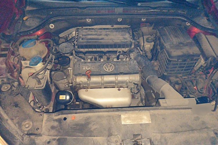 Used Volkswagen Sagitar 2012 1.6L Automatic Fashion Edition Engine Bay
