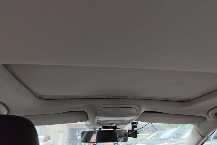 Used Volkswagen Sagitar 2012 1.4TSI Automatic Luxury Edition Headliner