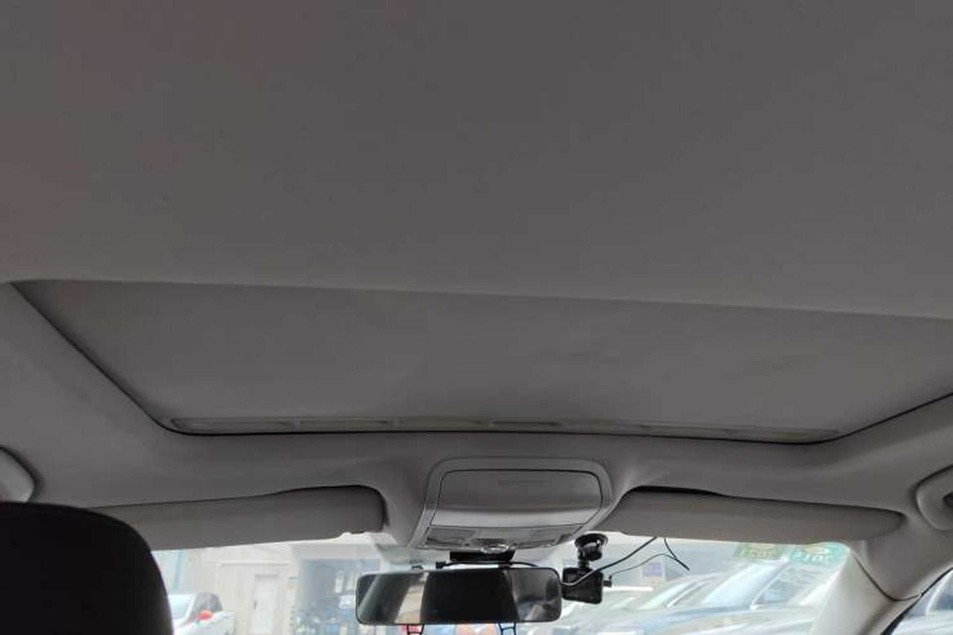 Used Volkswagen Sagitar 2012 1.4TSI Automatic Luxury Edition Headliner