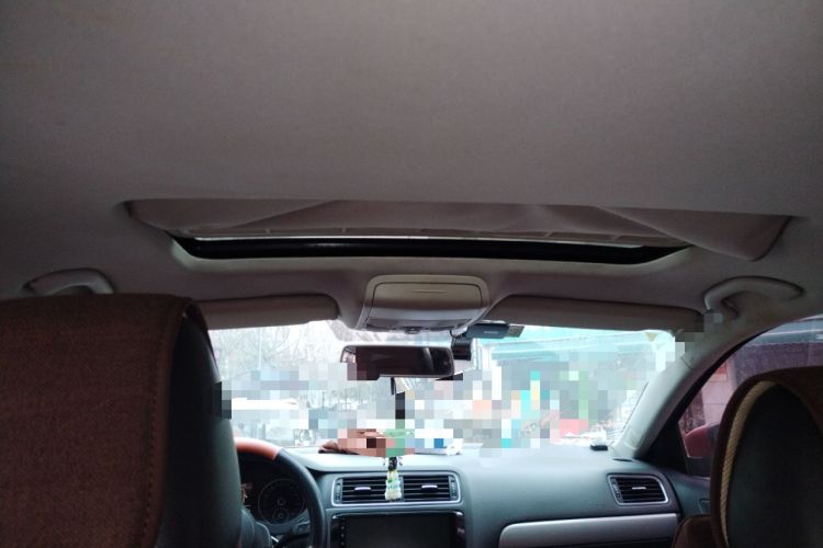 Used Volkswagen Sagitar 2012 1.4TSI Manual Luxury Model Headliner