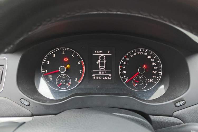 Used Volkswagen Sagitar 2012 1.4TSI Automatic Luxury Edition Instrument Cluster