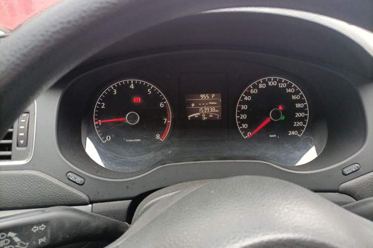 Used Volkswagen Sagitar 2012 1.6L Automatic Fashion Edition Instrument Cluster