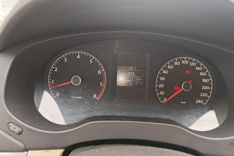 Used Volkswagen Sagitar 2012 1.6L Manual Comfort Model Instrument Cluster