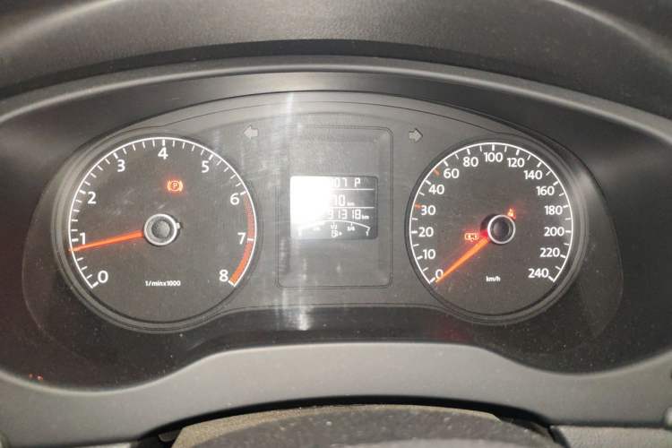 Used Volkswagen Sagitar 2012 1.6L Automatic Comfort Edition Instrument Cluster