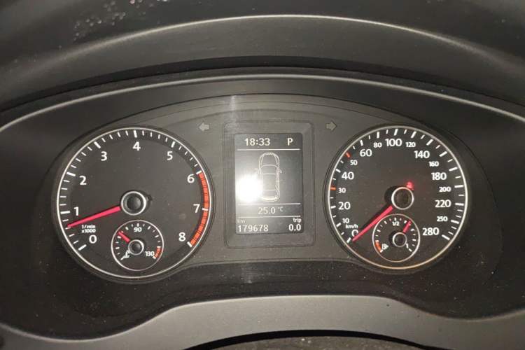 Used Volkswagen Sagitar 2012 1.4TSI Automatic Luxury Edition Instrument Cluster