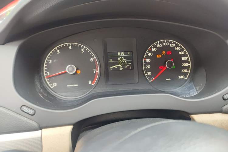 Used Volkswagen Sagitar 2012 1.6L Automatic Comfort Edition Instrument Cluster