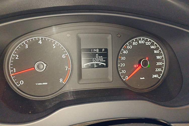 Used Volkswagen Sagitar 2012 1.6L Automatic Fashion Edition Instrument Cluster