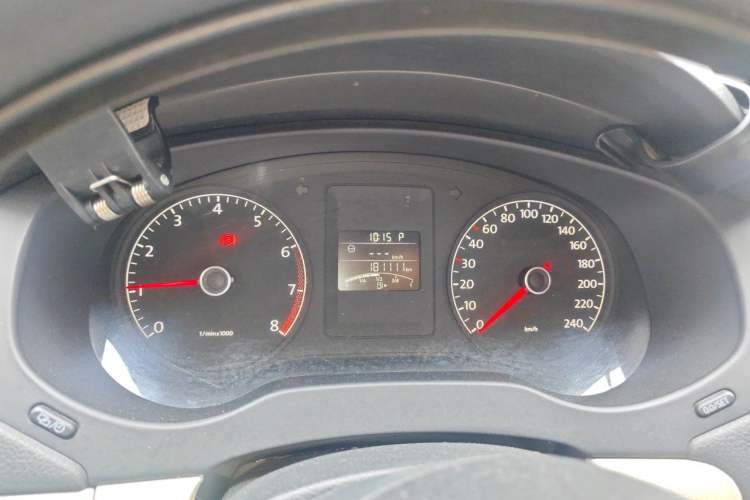 Used Volkswagen Sagitar 2012 1.6L Automatic Comfort Edition Instrument Cluster